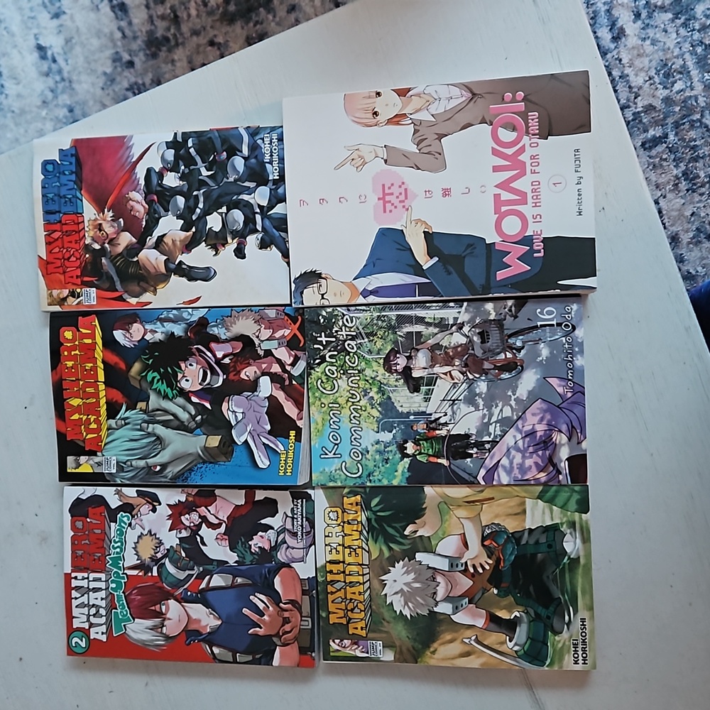 6 Manga paperbacks